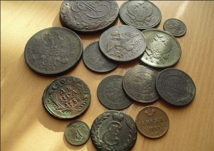 Где можно оценить монеты. Старинные монеты. Антиквариат монеты. Нумизматика старинные монеты. Старинные большие монеты.