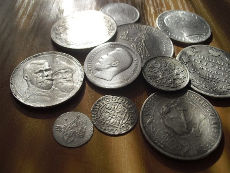 Купить старые монеты. Старинные монеты. Коллекция серебряных монет. Старинные серебряные монеты. Монетка серебро.